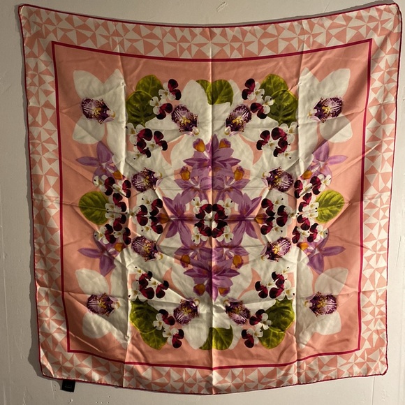 Silk scarf floral - Picture 2 of 7